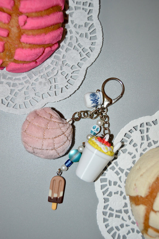 Antojitos Y Chisme Keychain